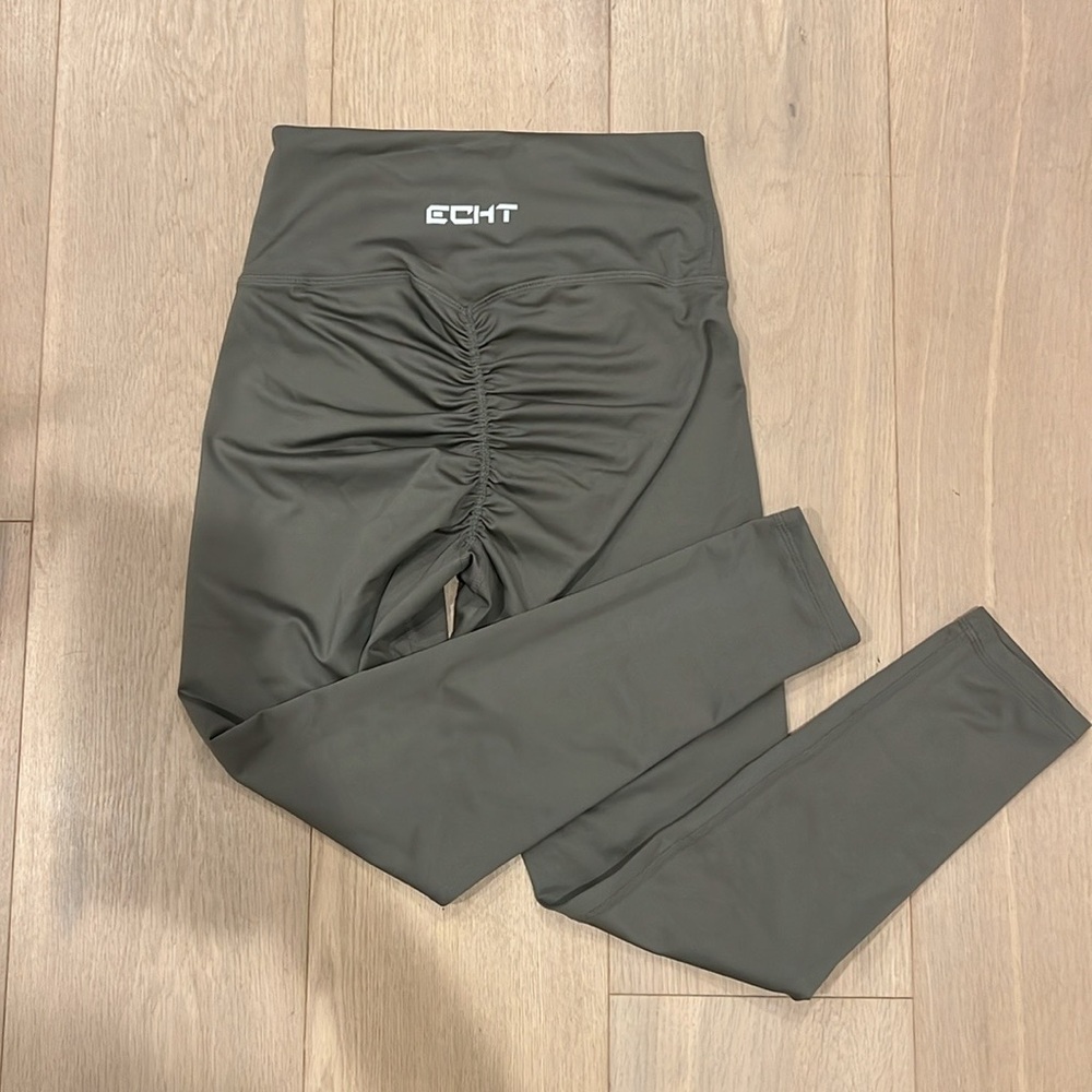 ECHT Olive green booty scrunch leggings- medium